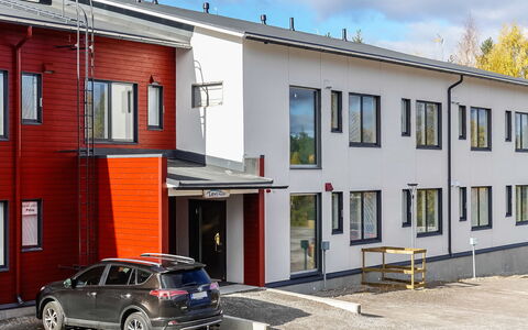 Skistar 105: Gebäude, Fenster, Fassade, Wohngebiet, Zuhause, Parkplatz
