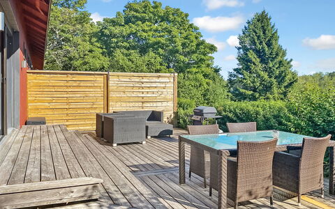 Kirsikkaranta 1: Holz, Möbel, Gartenmöbel, Holzboden, Hartholz, Deck, Planke, Holzbeize, Veranda, Stuhl