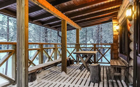 Vahtamantie 8 B: Holz, Hütte, Blockhaus, Wald, Schuppen, Gartenbauten, Lärche, Wald, Holzbeize