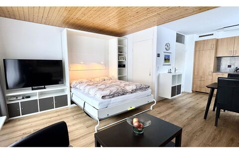 Sunnmatt West Wohnung 936: Möbel, Holz, Fussboden, Interior Design, Flooring, Zimmer, Bett, Wohnung, Schlafzimmer, Couch