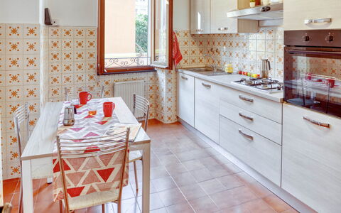 Nina Home - Levanto: Zapfhahn, Cabinetry, Möbel, Sinken, Countertop, Gebäude, Schublade, Armatur, Küche, Interior Design