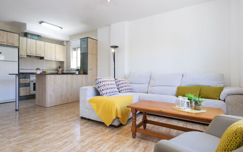 Fontibre: Tabelle, Eigentum, Möbel, Gebäude, Komfort, Couch, Beleuchtung, Cabinetry, Holz, Flooring