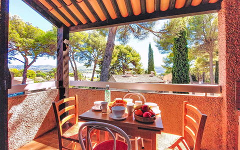 Saint Cyr sur Mer les Lecques 255: Holz, Möbel, Schatten, Gartenmöbel, Tisch Im Freien, Stuhl, Balkon, Holzbeize, Küche & Esszimmer Tisch, Garten