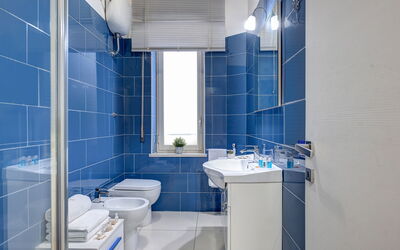 loving-times-apartment-sorrento-apartment-bathroom