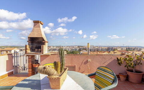 Torrepuerto: Himmel, Wolke, Pflanze, Gebäude, Azurblau, Blumentopf, Gartenmöbel, Schatten, Freizeit