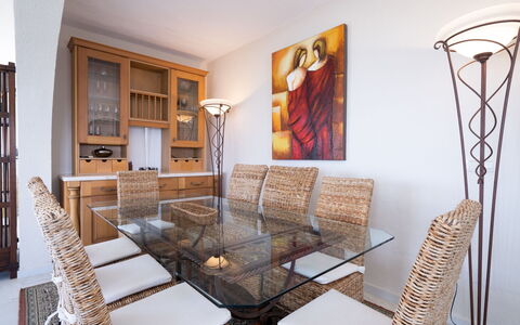 Cielo Azul: Möbel, Eigentum, Bilderrahmen, Holz, Couch, Interior Design, Gebäude, Komfort, Wohnzimmer, Haus