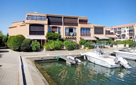Marina 2: Wasser, Himmel, Gebäude, Boot, Azurblau, Pflanze, Urban Design, Watercraft, Grundeigentum, Freizeit