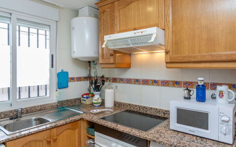 Trebol i: Familienauto, Wohnung, Luxus-Fahrzeug, Mittelklasse-Pkw, Parkplatz, Limousine, Kompaktwagen, City Car