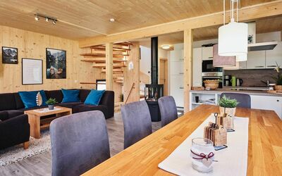 Steinach am Brenner 130: Tabelle, Möbel, Stuhl, Holz, Interior Design, Gebäude, Die Architektur, Cabinetry, Fussboden, Flooring