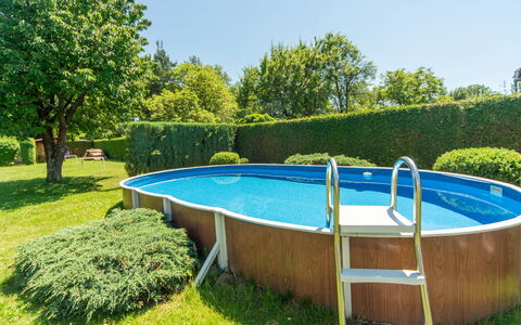 Sudoměřice: Blau, Garten, Freizeit, Schatten, Rasen, Landscaping, Schwimmbad, Hinterhof, Garten, Park