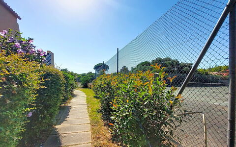 Tennis Résidence: Wohnung, Die Architektur, Wohngebiet, Eigentumswohnung, Verbundwerkstoff, Urban Design, Balkon, Mischnutzung, Schatten