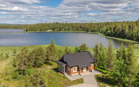Villa Tunturisopuli: Möbel, Stuhl, Gartenmöbel, Tabelle, Holz, Tisch Im Freien, Küche & Esszimmer Tisch, Schatten, Garten, Regenschirm