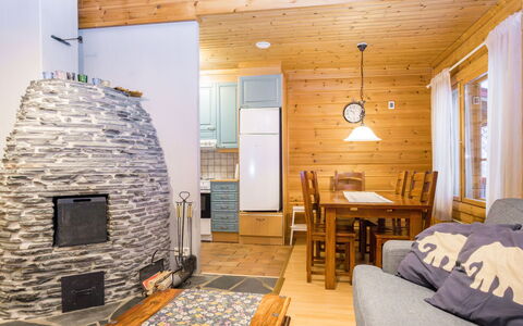 Pyryruka 2: Holz, Decke, Haus, Zuhause, Hütte, Blockhaus, Hartholz, Holzbeize, Dachgeschoss, Wohnzimmer