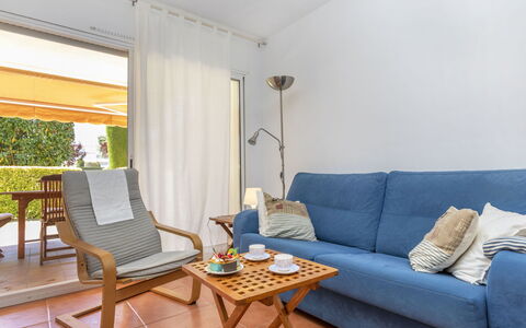 Pals 1647: Möbel, Couch, Pflanze, Holz, Interior Design, Wohnzimmer, Tabelle, Studio Couch, Stuhl, Fussboden