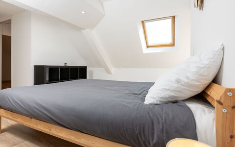 La Grève: Möbel, Flooring, Schlafzimmer, Fussboden, Interior Design, Bett, Holz, Holzboden, Zimmer, Zuhause