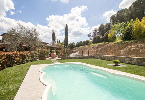 Valdambra Villa: Schwimmbad, Resort, Thermae, Eco Hotel, Estate, Hazienda, Garten, Freizeit, Hinterhof, Landscaping