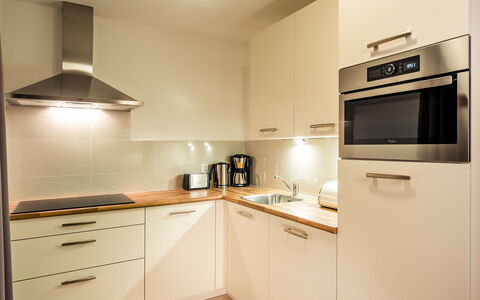 Lipno Nad Vltavou 87: Cabinetry, Countertop, Eigentum, Gebäude, Küche, Küchengerät, Herd, Schublade, Holz, Haushaltsgerät