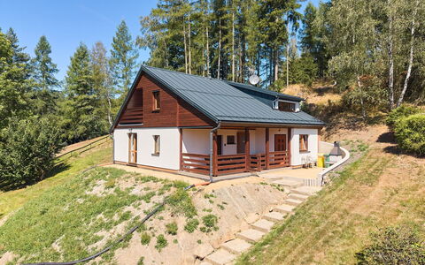 Kyjov U Krásné Lípy: Zuhause, Hütte, Haus, Dach, Ländliches Gebiet, Blockhaus, Abstellgleis, Lärche, Bauernhaus, Estate