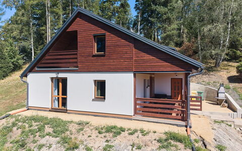 Kyjov U Krásné Lípy: Zuhause, Hütte, Haus, Dach, Ländliches Gebiet, Blockhaus, Abstellgleis, Lärche, Bauernhaus, Estate