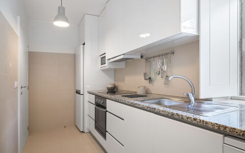 Casa da Quinta de Pedral: Cabinetry, Sinken, Zapfhahn, Countertop, Gebäude, Spüle, Möbel, Holz, Küche, Herd