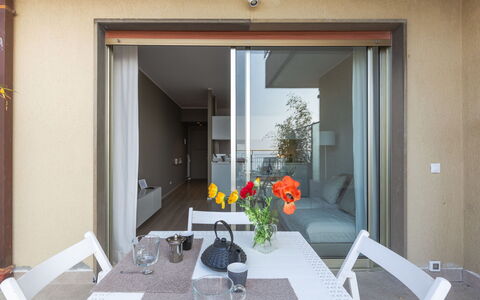 Ventimiglia 633: Gebäude, Pflanze, Eigentum, Fenster, Grundstueck, Urban Design, Landschaft, Nachbarschaft, Gras, Freizeit