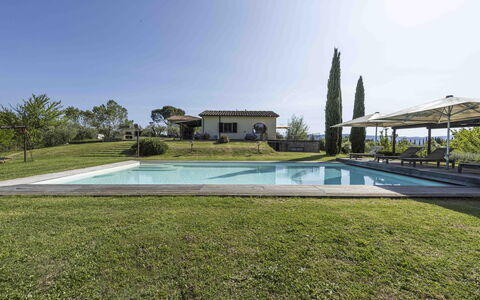 Casina Dell'acquaborra: Schwimmbad, Estate, Schatten, Garten, Landscaping, Gartenmöbel, Rasen, Resort, Hazienda, Bauernhaus