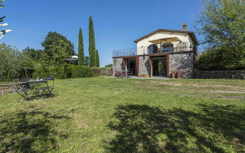Casina Dell'acquaborra: Zuhause, Estate, Hütte, Bauernhaus, Garten, Rasen, Landscaping, Zaun, Villa, Garten
