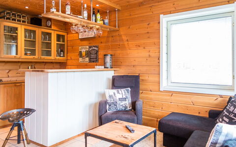 Tahkon Rantatupa 7 B: Holz, Flooring, Fussboden, Möbel, Holzboden, Interior Design, Etagenbett, Zimmer, Holzbeize, Hartholz