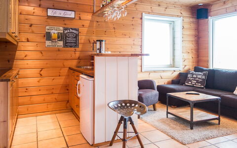 Tahkon Rantatupa 7 B: Holz, Flooring, Fussboden, Möbel, Holzboden, Interior Design, Etagenbett, Zimmer, Holzbeize, Hartholz