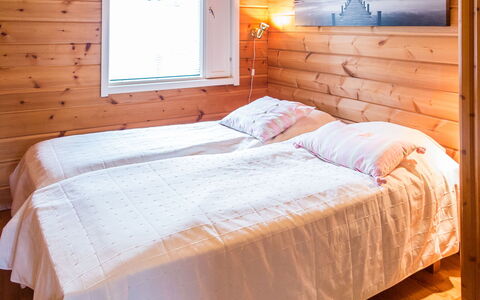 Tahkon Rantatupa 7 B: Holz, Flooring, Fussboden, Möbel, Holzboden, Interior Design, Etagenbett, Zimmer, Holzbeize, Hartholz
