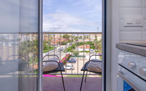 Las Perlas: Wolke, Gebäude, Eigentum, Himmel, Fenster, Die Architektur, Schatten, Interior Design, Fussboden