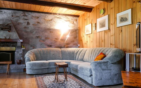 Rustico Tecc Berbis: Eigentum, Möbel, Couch, Holz, Tabelle, Interior Design, Flooring, Fussboden, Wohnzimmer, Hartholz