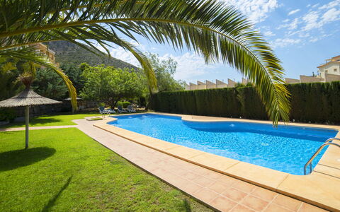 Residencial Jazmines: Wasser, Himmel, Pflanze, Eigentum, Wolke, Schwimmbad, Baum, Gebäude, Azurblau, Schatten