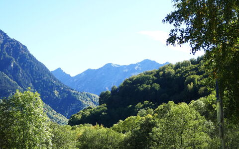 Chalet al Portic: Bergforms, Berg, Grün, Blatt, Baum, Natur, Natürlichen Umgebung, Vegetation, Natürliche Landschaft, Hügel