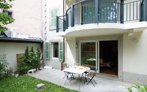 Les Jardins de L'Astoria: Pflanze, Eigentum, Möbel, Tabelle, Gebäude, Fenster, Stuhl, Die Architektur, Interior Design, Tisch Im Freien