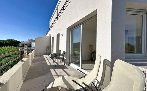 Port Camargue 155: Wohnung, Menschliche Siedlung, Eigentumswohnung, Hotel, Balkon, Villa