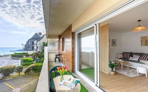 Port Haliguen Plaisance: Schwimmbad, Verbundwerkstoff, Wohnung, Eigentumswohnung, Villa, Landscaping, Resort, Hotel, Balkon, Eco Hotel