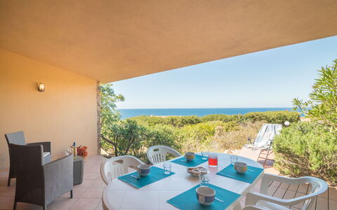 Costa Paradiso 706: Möbel, Pflanze, Tabelle, Gebäude, Himmel, Stuhl, Azurblau, Schatten, Die Architektur, Interior Design