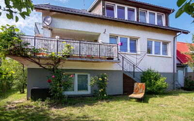 Koszalin 300: Pflanze, Gebäude, Himmel, Fenster, Eigentum, Haus, Baum, Grundstueck, Nachbarschaft, Blume
