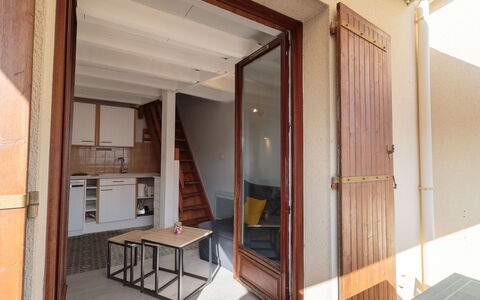 Les Argentines: Möbel, Tür, Holz, Flooring, Gebäude, Tabelle, Fussboden, Wohnzimmer, Home Door