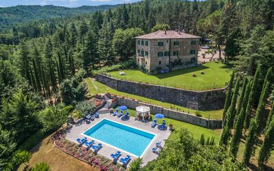 Ville Rosadi Weddings: Eigentum, Bergstation, Estate, Natürliche Landschaft, Haus, Grundeigentum, Gebäude, Villa, Baum, Berg