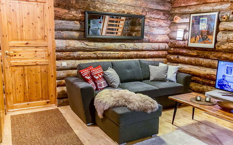 Salmikankaan Kelo D2: Möbel, Holz, Interior Design, Flooring, Zimmer, Fussboden, Wohnzimmer, Couch, Zuhause, Holzbeize