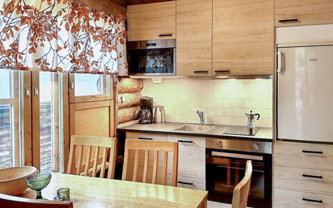 Salmikankaan Kelo D2: Möbel, Interior Design, Countertop, Küche, Holz, Flooring, Cabinetry, Küchengerät, Sinken, Beleuchtung