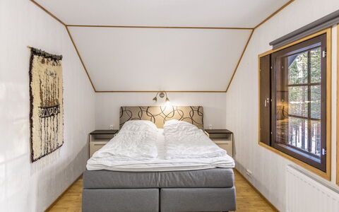 Kevinlevi: Bett, Möbel, Schlafzimmer, Interior Design, Bedding, Bettdecke, Flooring, Holz, Fussboden, Zimmer