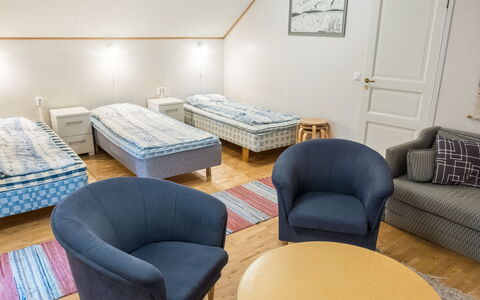 Kevinlevi: Bett, Möbel, Schlafzimmer, Interior Design, Bedding, Bettdecke, Flooring, Holz, Fussboden, Zimmer