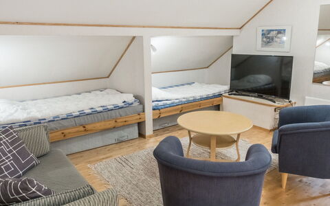 Kevinlevi: Bett, Möbel, Schlafzimmer, Interior Design, Bedding, Bettdecke, Flooring, Holz, Fussboden, Zimmer