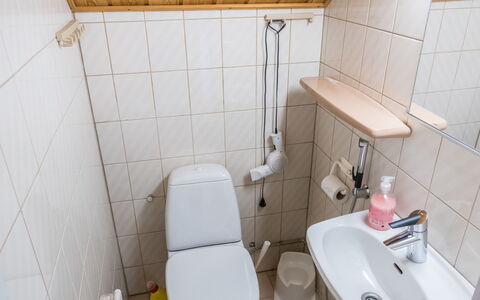 Kevinlevi: Bett, Möbel, Schlafzimmer, Interior Design, Bedding, Bettdecke, Flooring, Holz, Fussboden, Zimmer