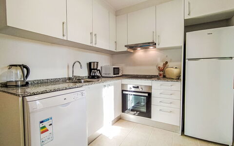 Colores al Mar: Möbel, Flooring, Interior Design, Major Appliance, Countertop, Fussboden, Cabinetry, Küche, Zuhause, Zimmer