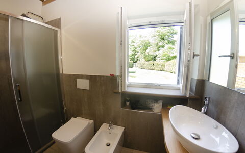 Tenuta Il Giardino Proprietà: Sinken, Zapfhahn, Eigentum, Bad Sink, Fotografieren, Armatur, Fenster, Weiss, Gebäude, Badezimmer