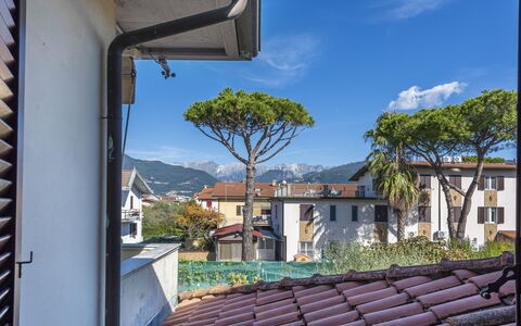 Residenza Garosi: Himmel, Pflanze, Wolke, Daytime, Eigentum, Gebäude, Fenster, Azurblau, Natur, Baum